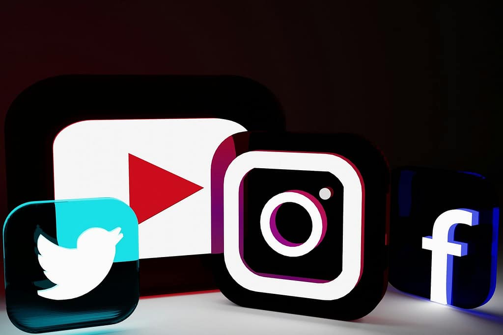 Decorative picture of social media logos